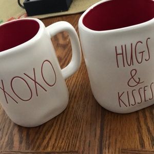 Rae Dunn set of mugs